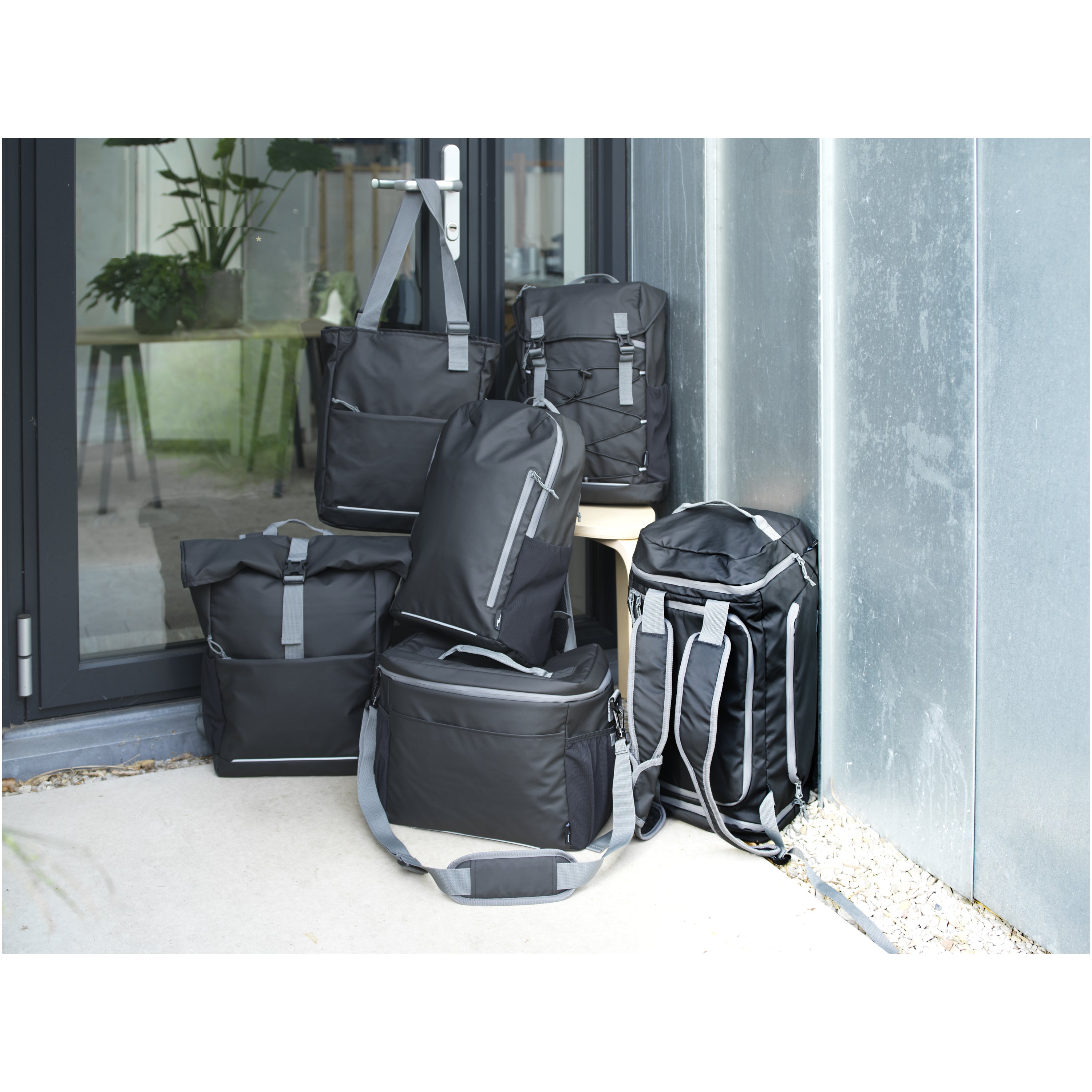 Aqua 22L Water Resistant Cooler Bag