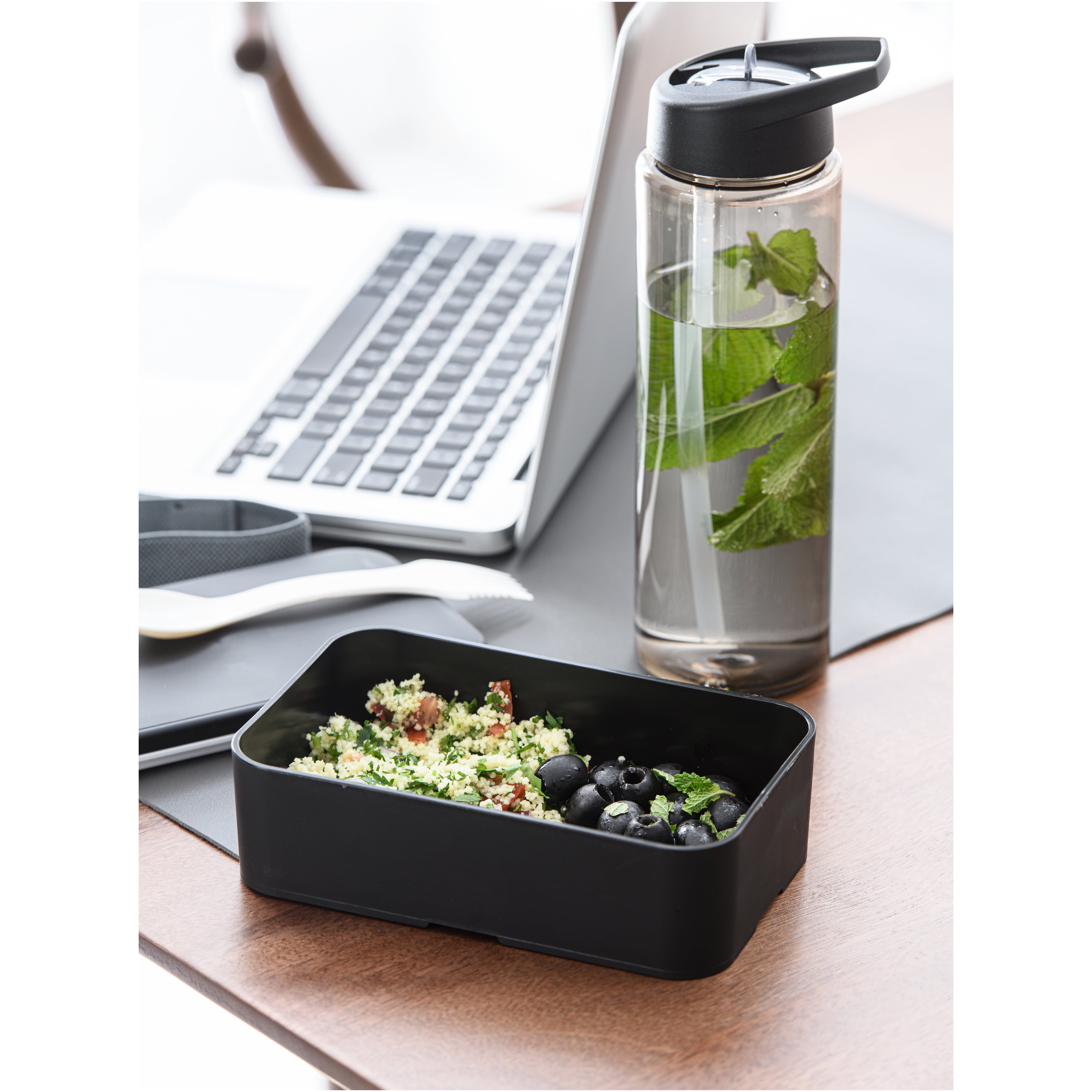 H2O Active Vibe 850ml Spout Lid Sport Bottle