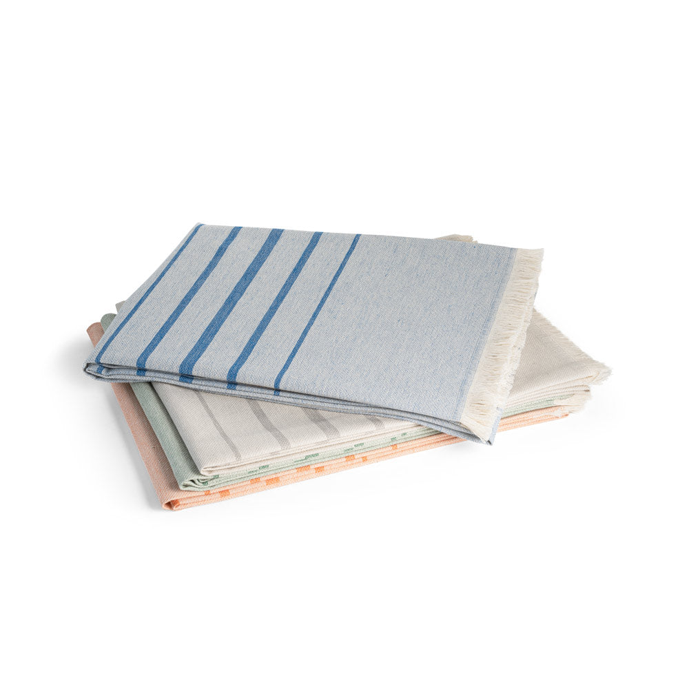 Caplan. Multifunctional Towel Made Of Light And Resistant Cotton (90%) And Recycled Cotton (10%)