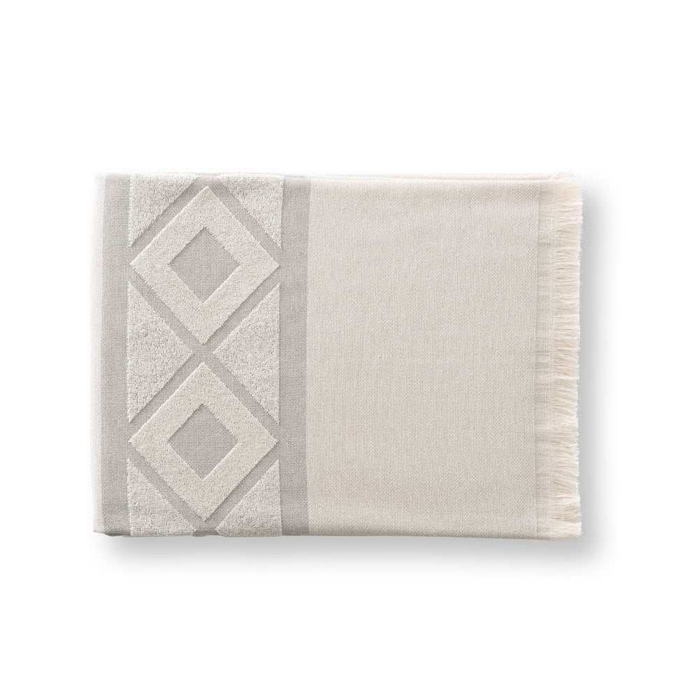Malek. Multifunctional Bath Towel (350G/M²) Made Of Light And Resistant Cotton (85%) And Recycled Cotton (15%)