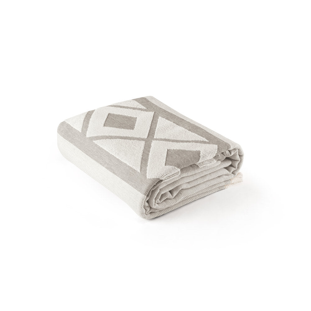 Malek. Multifunctional Bath Towel (350G/M²) Made Of Light And Resistant Cotton (85%) And Recycled Cotton (15%)