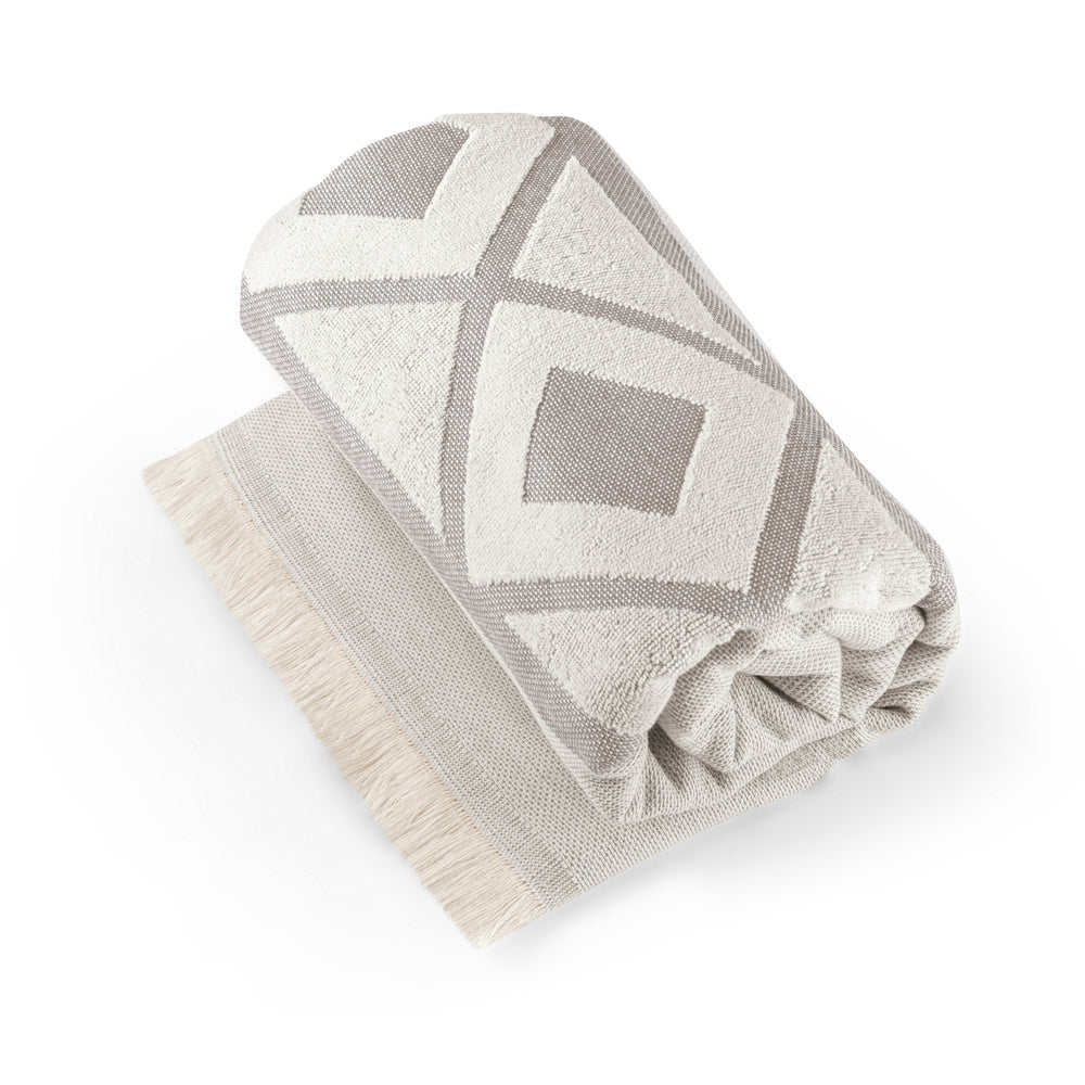 Malek. Multifunctional Bath Towel (350G/M²) Made Of Light And Resistant Cotton (85%) And Recycled Cotton (15%)