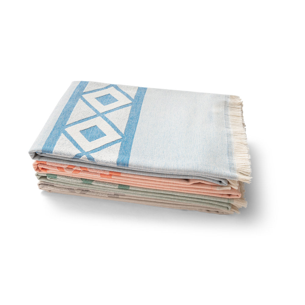 Malek. Multifunctional Bath Towel (350G/M²) Made Of Light And Resistant Cotton (85%) And Recycled Cotton (15%)