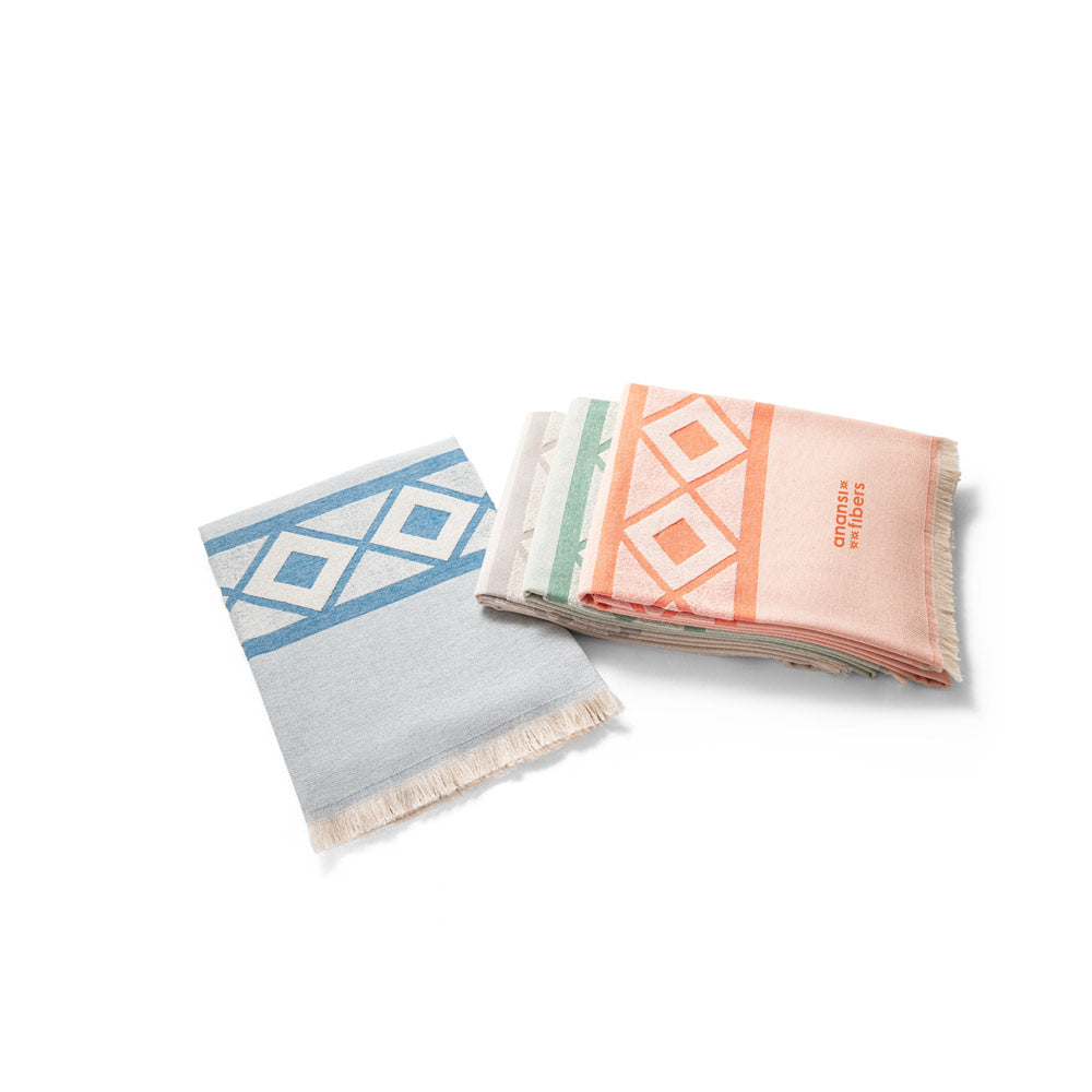 Malek. Multifunctional Bath Towel (350G/M²) Made Of Light And Resistant Cotton (85%) And Recycled Cotton (15%)