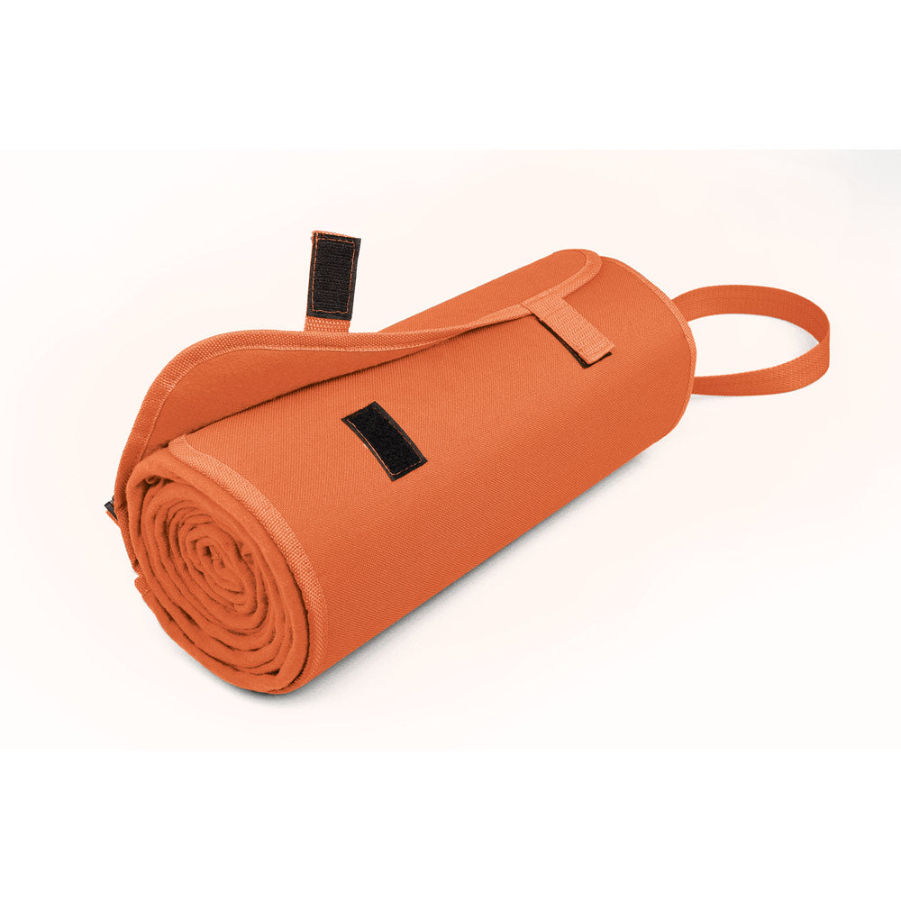 Fleece. Fleece Blanket With Handle And Strap (160 G/M²)