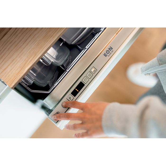 Lunch Box with 4 Side Clasp Closure