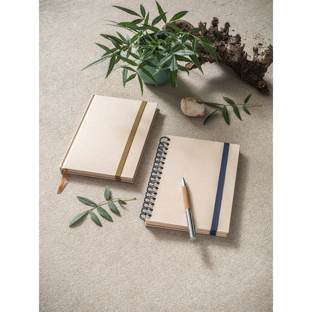 Proust. A5 Notebook With Rings, Hard Cover, Made Of Sugar Cane Paper (80% Sugar Cane) With Plain Pages