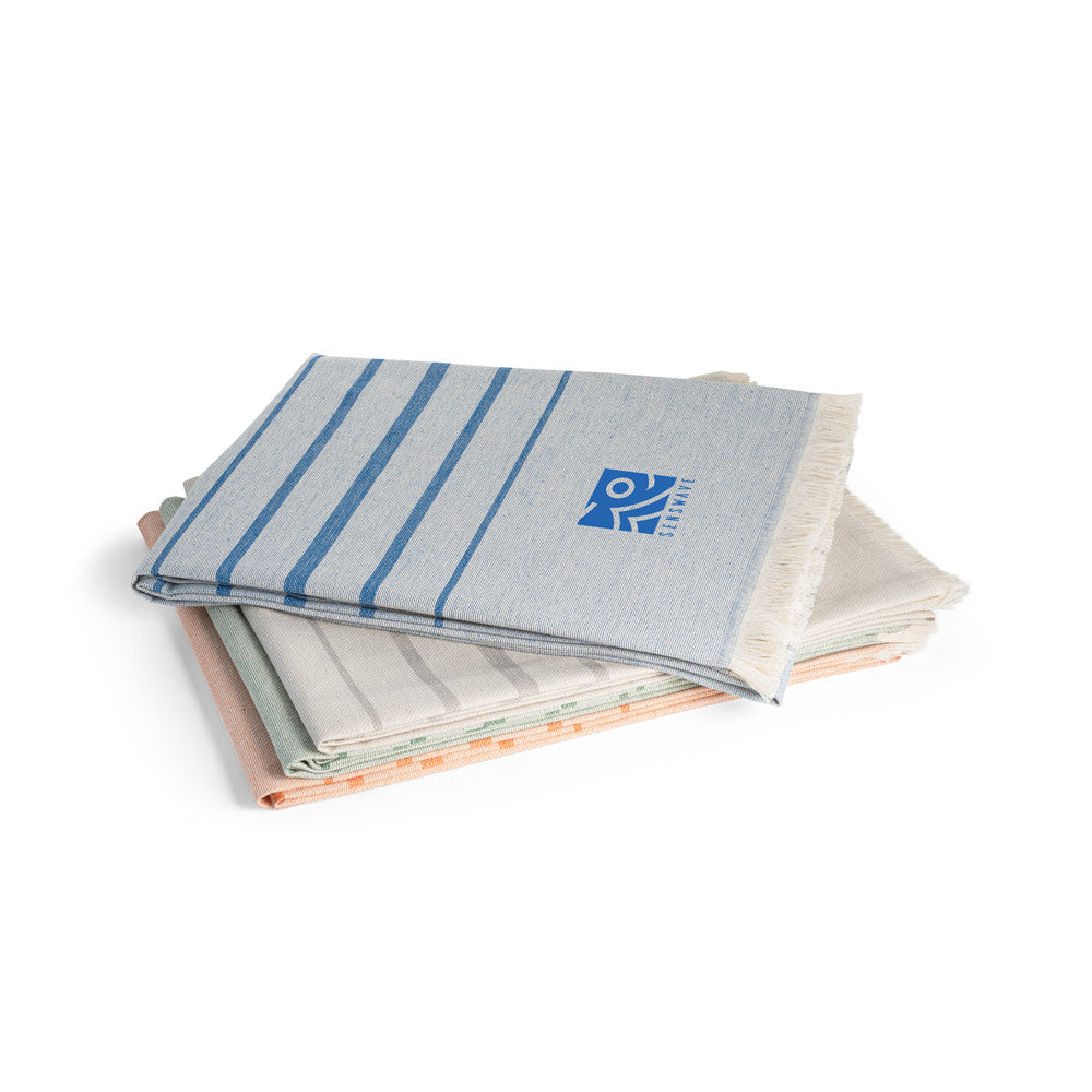Caplan. Multifunctional Towel Made Of Light And Resistant Cotton (90%) And Recycled Cotton (10%)