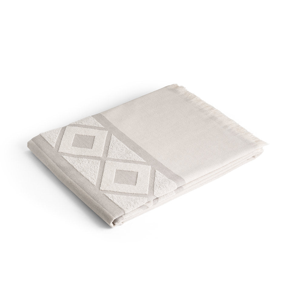 Malek. Multifunctional Bath Towel (350G/M²) Made Of Light And Resistant Cotton (85%) And Recycled Cotton (15%)