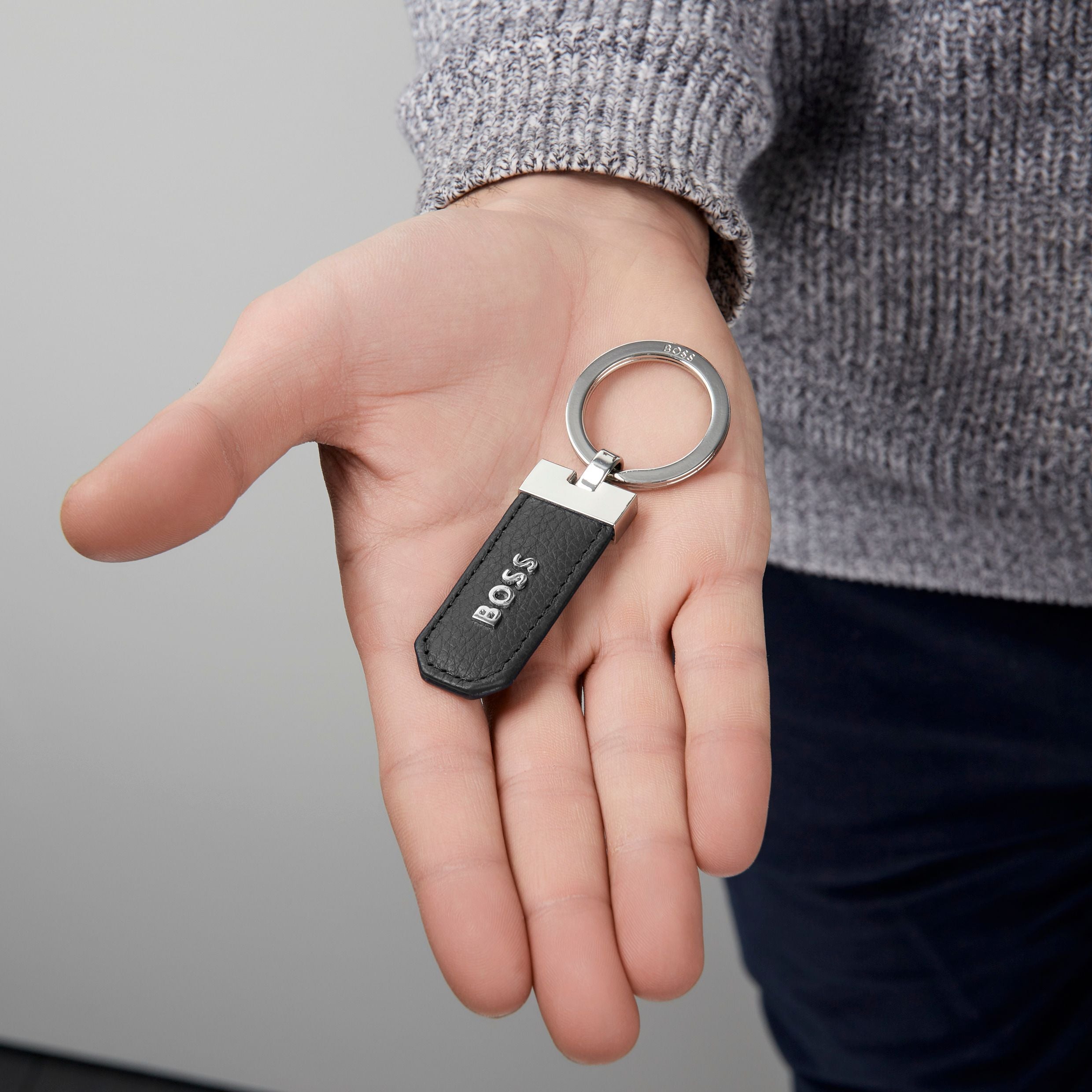 Key Ring Classic Grained Black