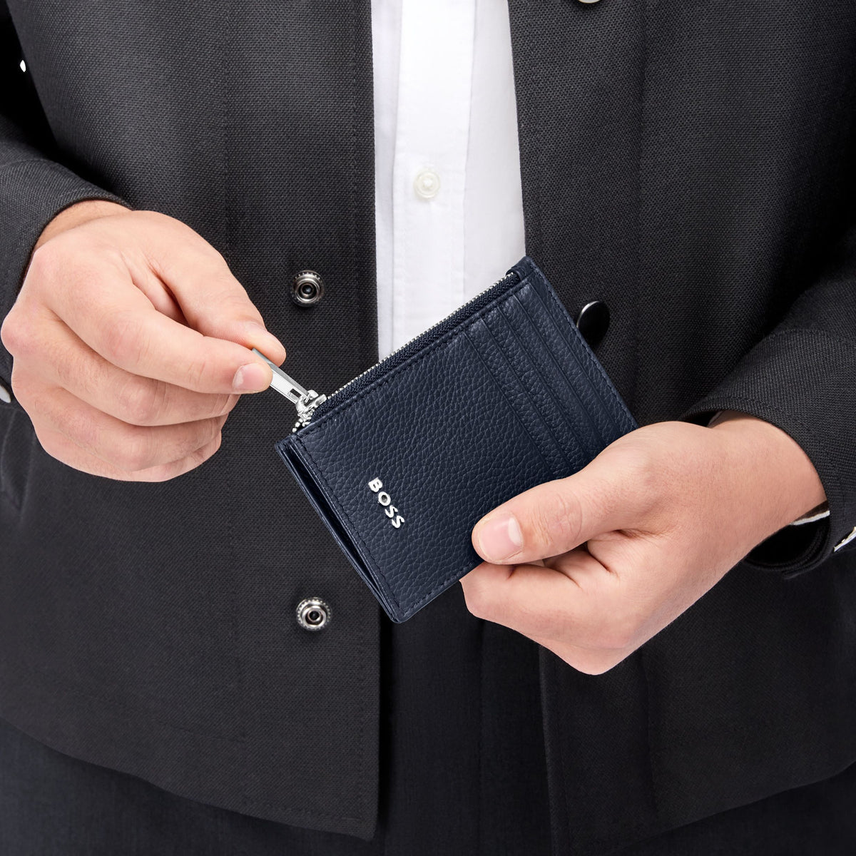 Card Holder Zip Classic Grained Black