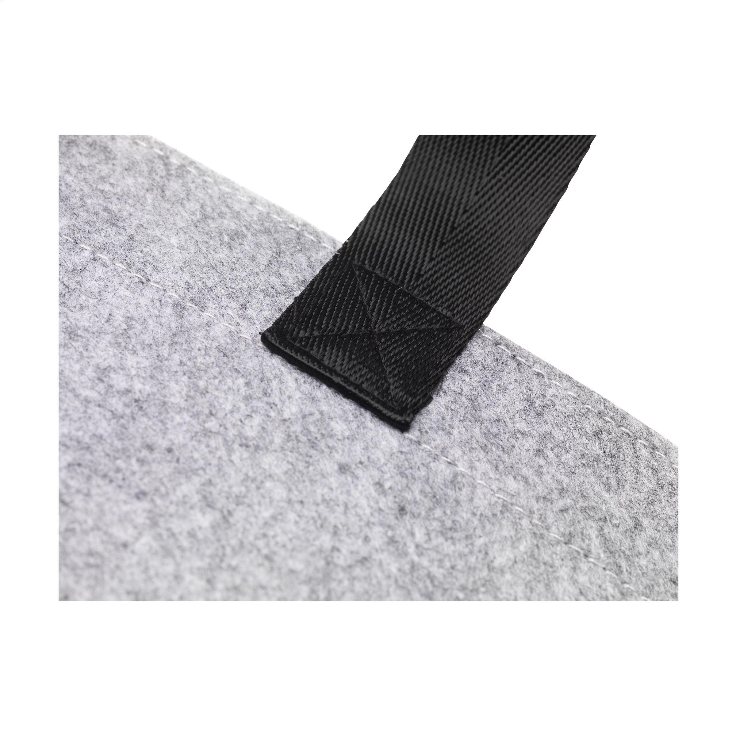 Grs Rpet Felt Shoulder Bag