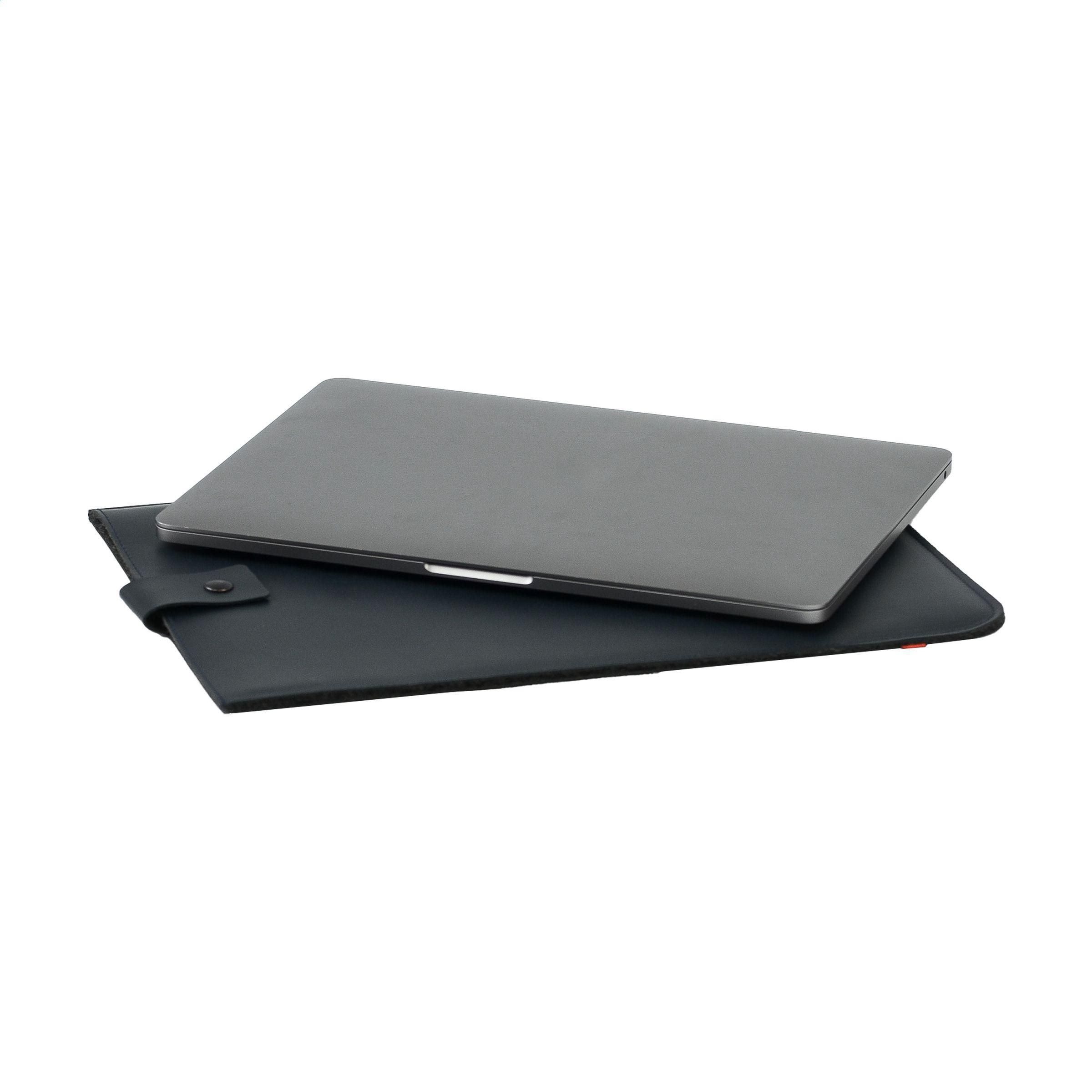 Recycled Leather Laptop Sleeve 16"
