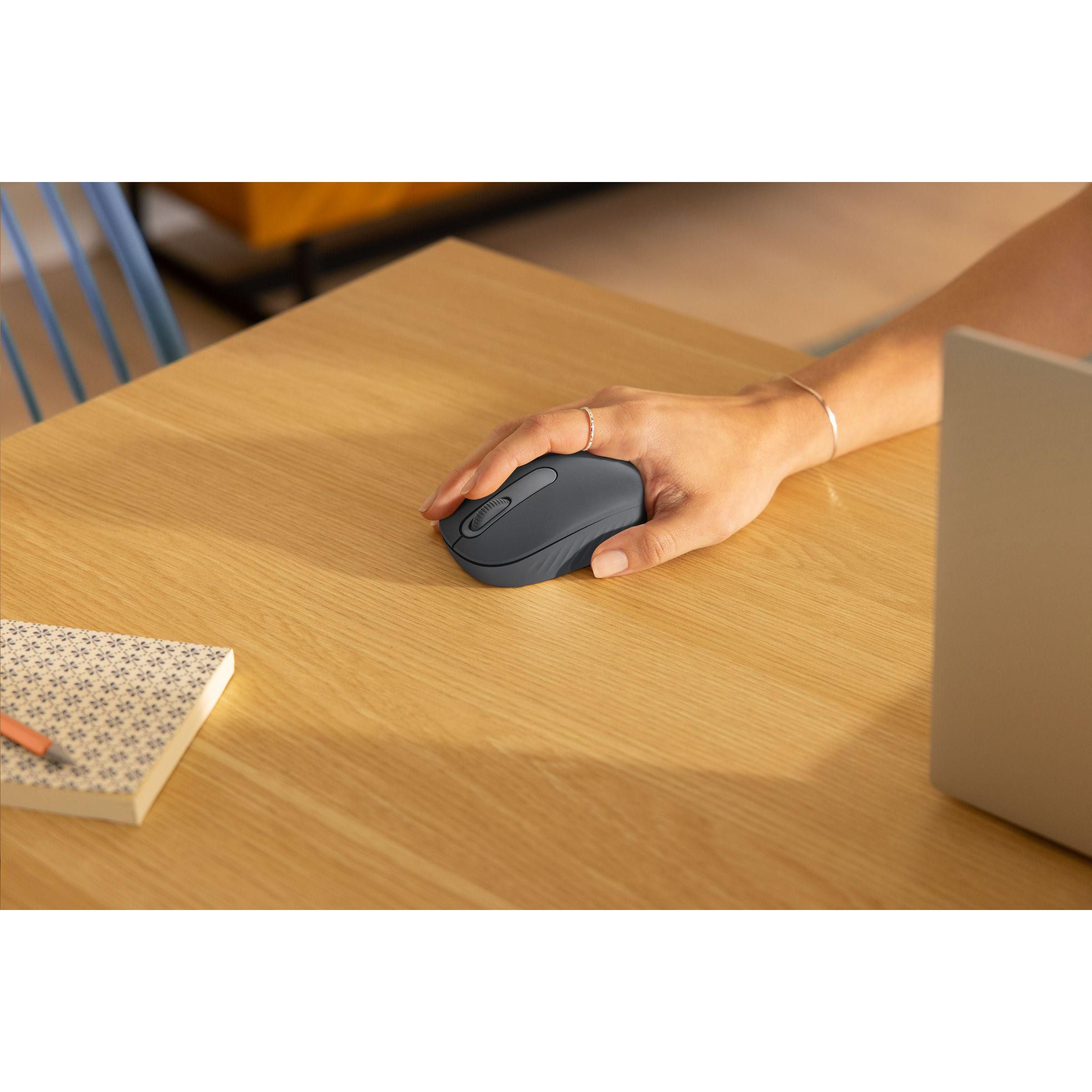Logitech M196 Bluetooth Mouse