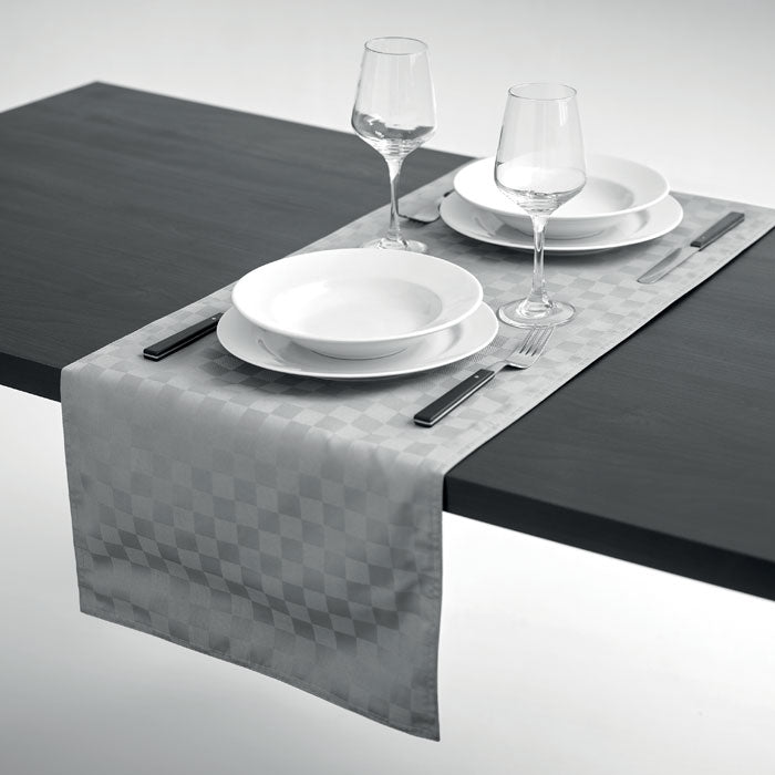 Table runner in polyester