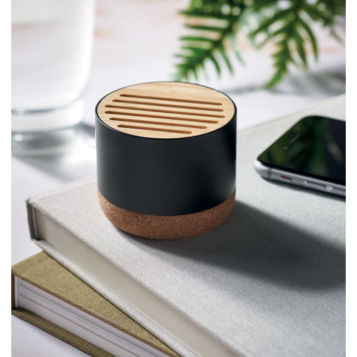 Cork and aluminium speaker