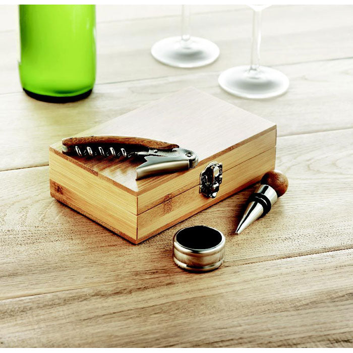 Wine set in bamboo box