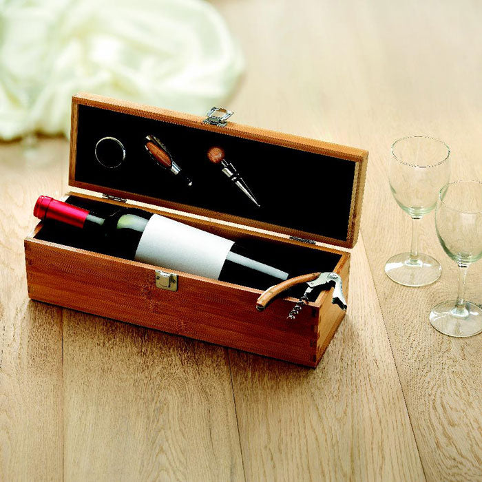 Wine set in bamboo box