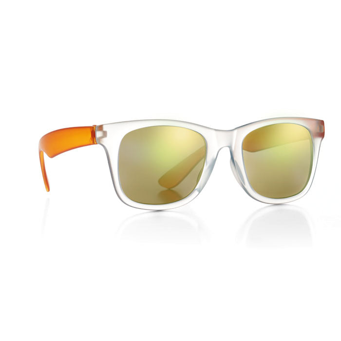 Sunglasses with mirrored lense